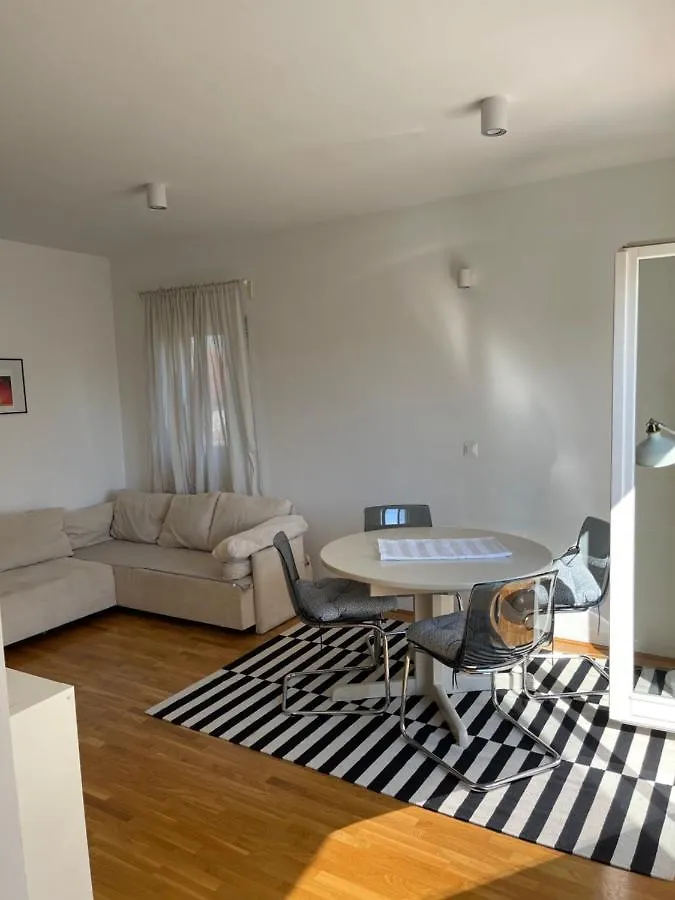Apartments Mali Ivo Nin