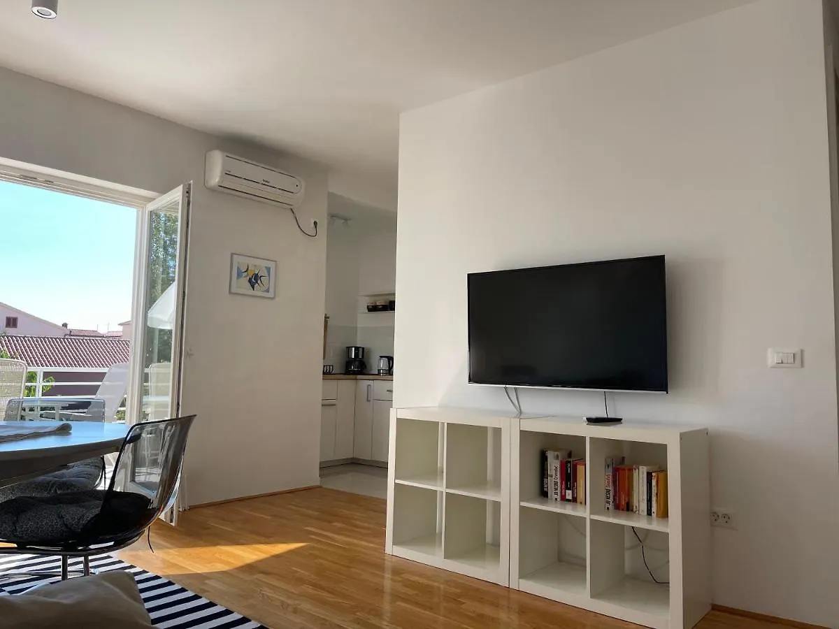 Apartments Mali Ivo Nin 0*,  Hırvatistan