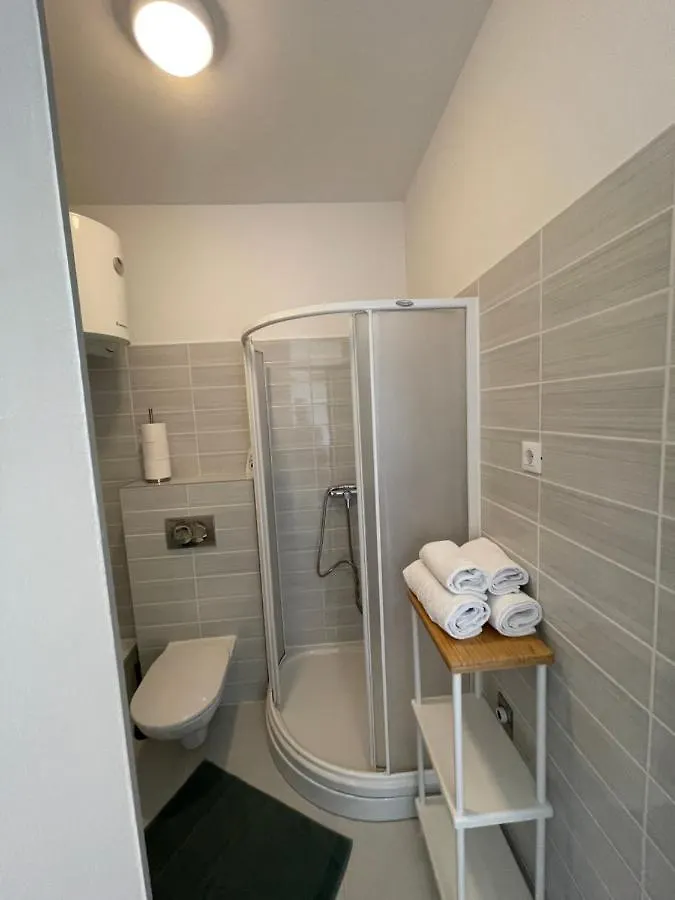 Apartments Mali Ivo Nin