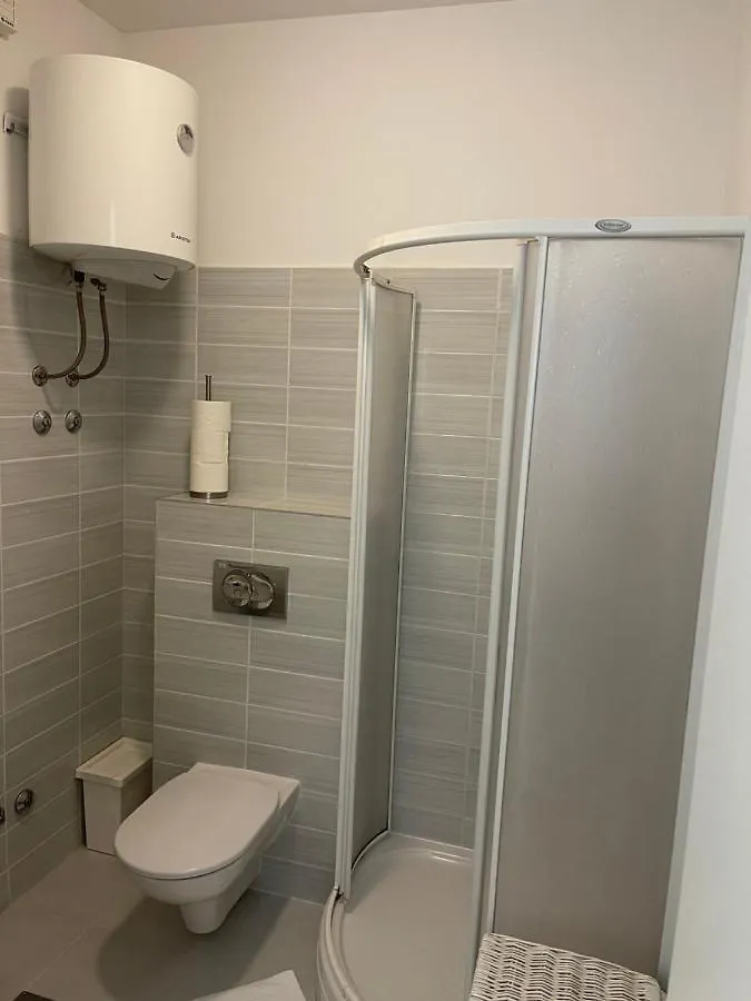Apartments Mali Ivo Nin