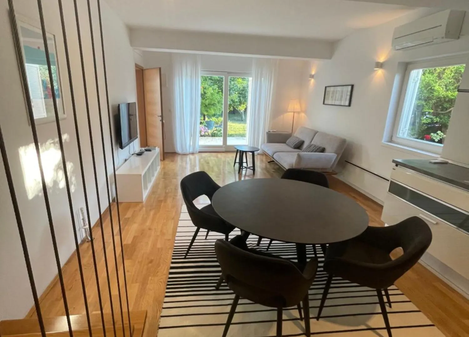 Apartments Mali Ivo Nin