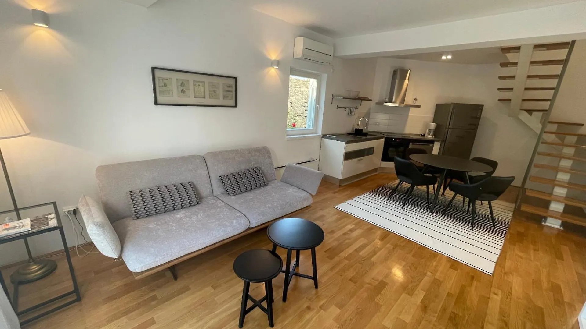 Apartments Mali Ivo Nin