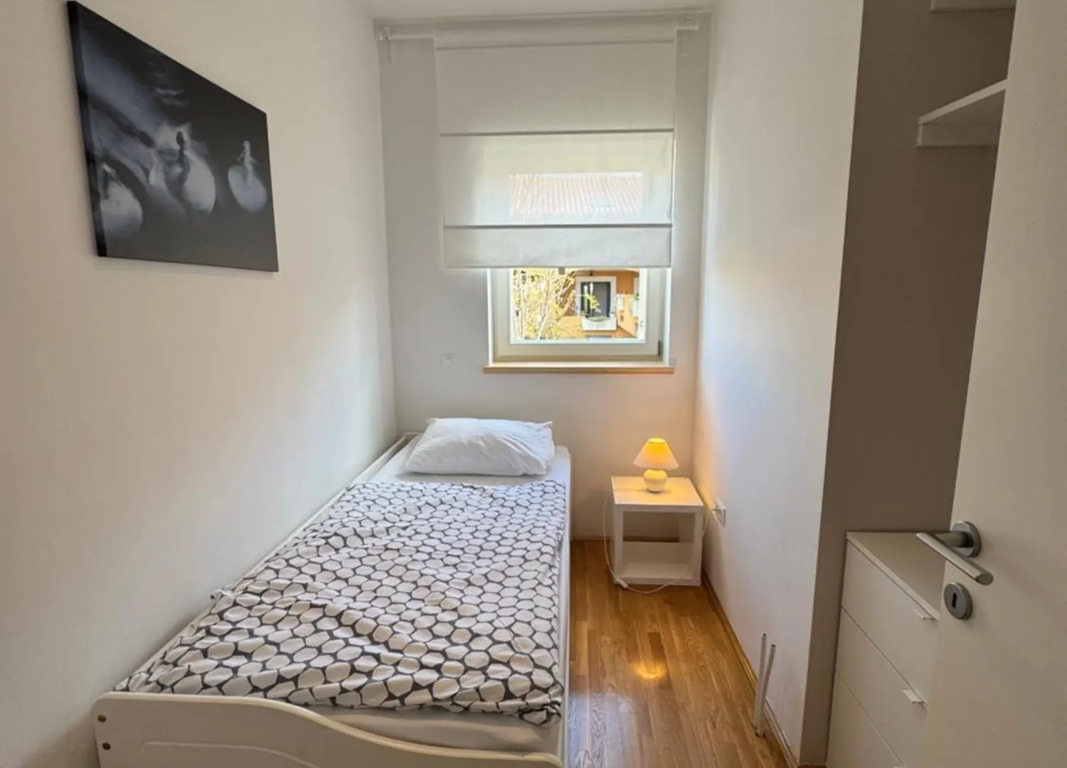 Apartments Mali Ivo Nin 0*,