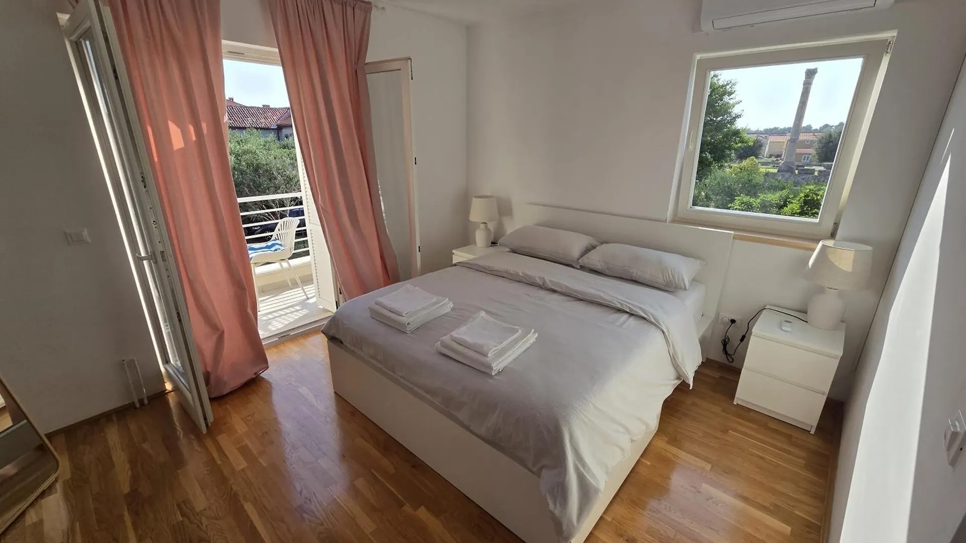 Apartments Mali Ivo ile iletişim